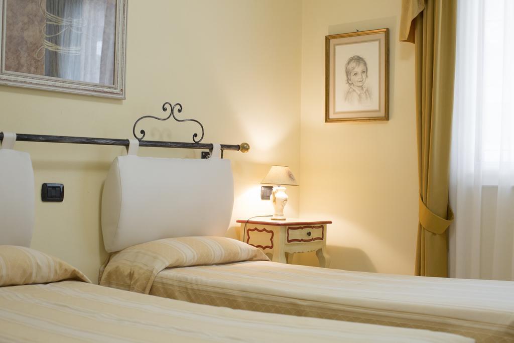 Relais Du Lac Desenzano del Garda Luaran gambar