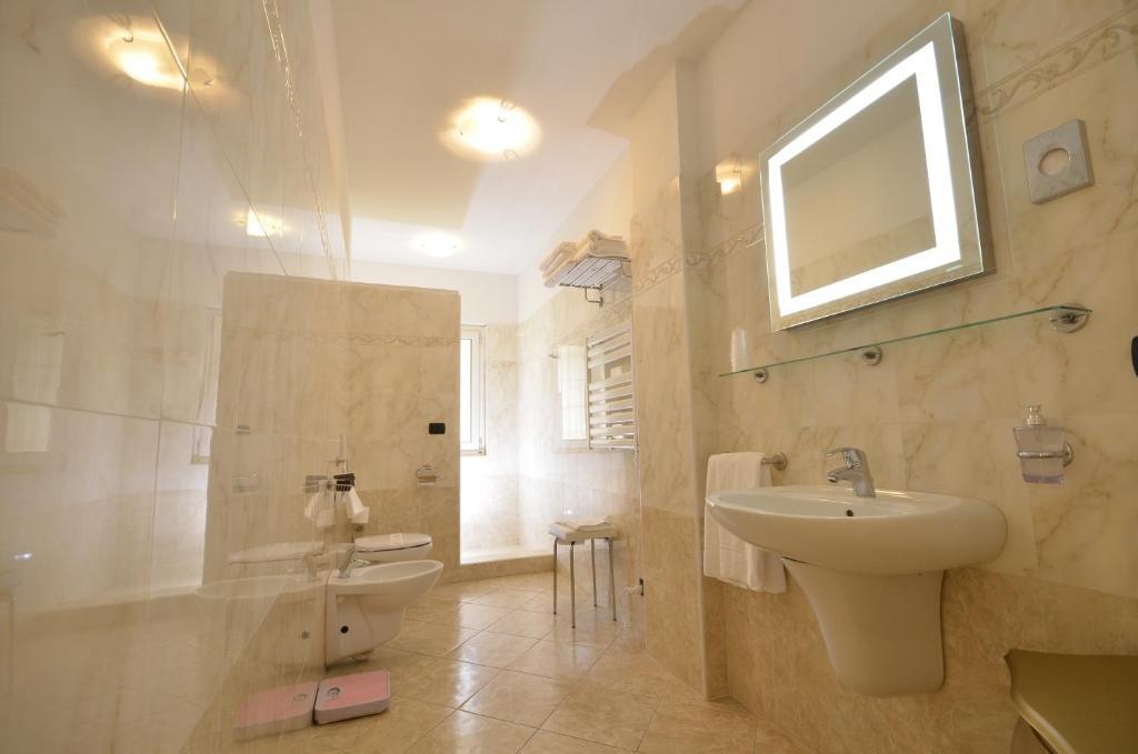 Relais Du Lac Desenzano del Garda Bilik gambar