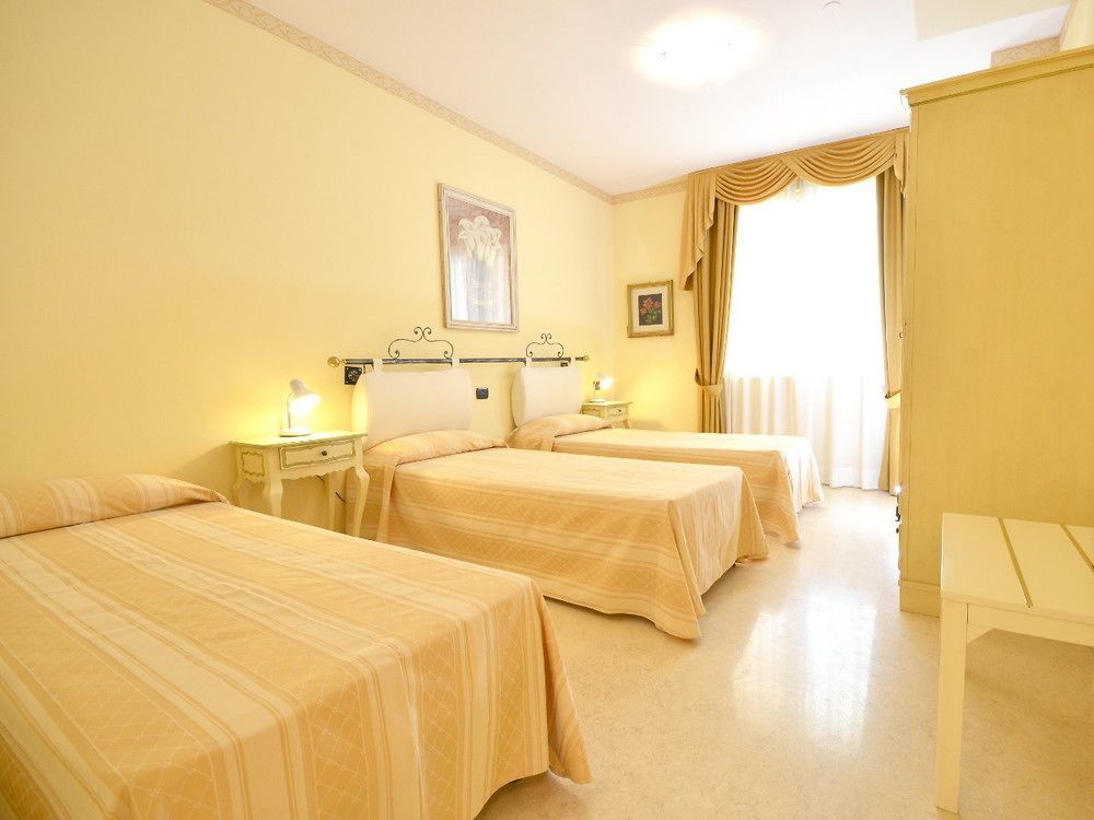 Relais Du Lac Desenzano del Garda Luaran gambar